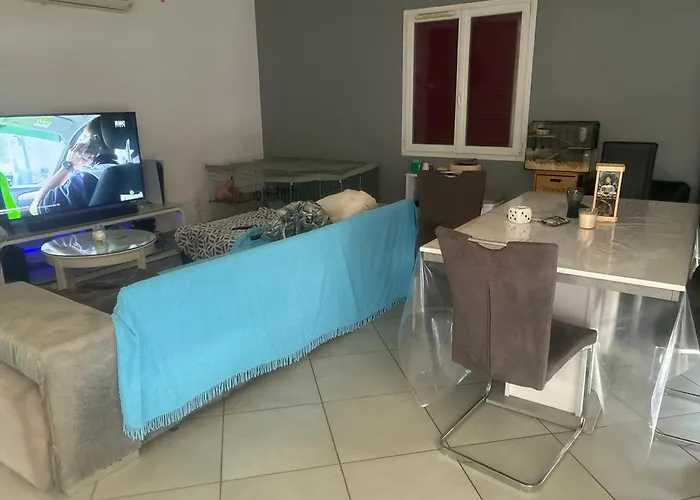 ホームステイ Maison Partager